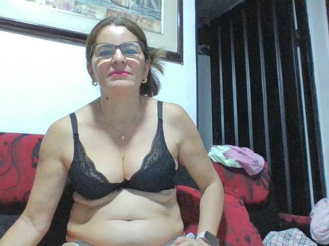 JuanitaWouti live cam