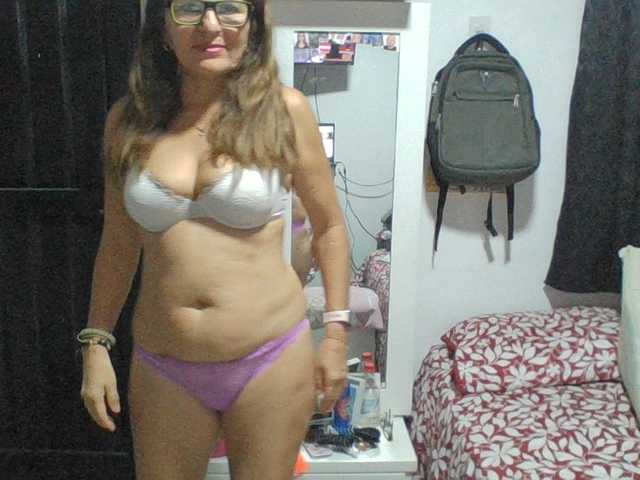 JuanitaWouti live cam on BongaCams