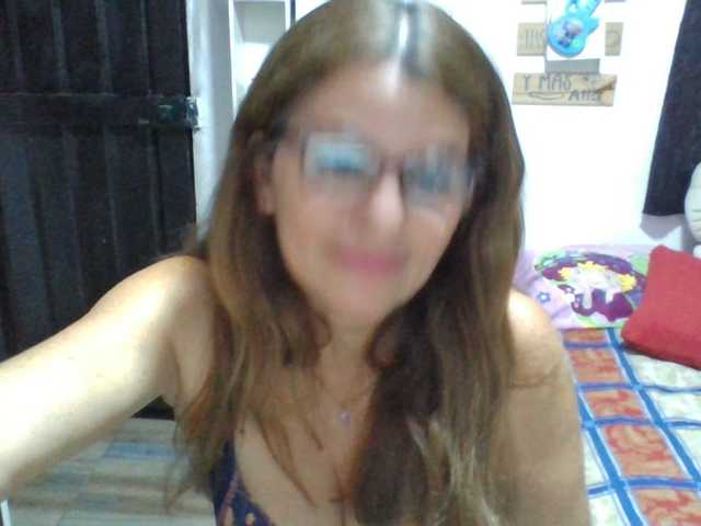 JuanitaWouti live cam on BongaCams