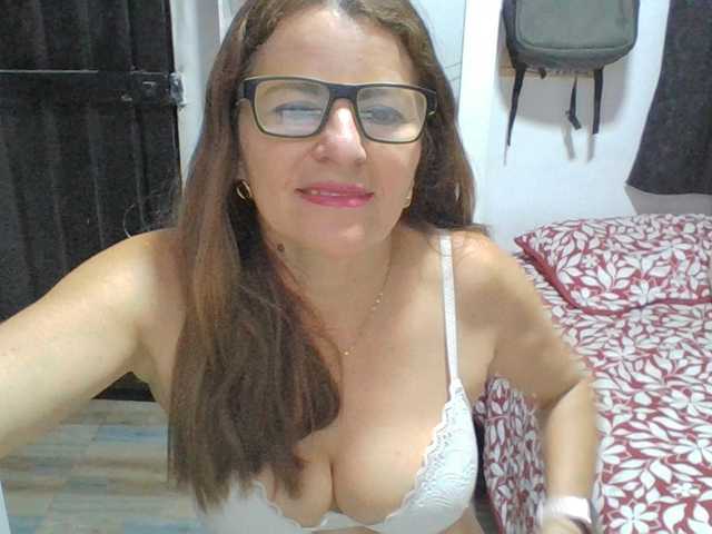JuanitaWouti live cam on BongaCams