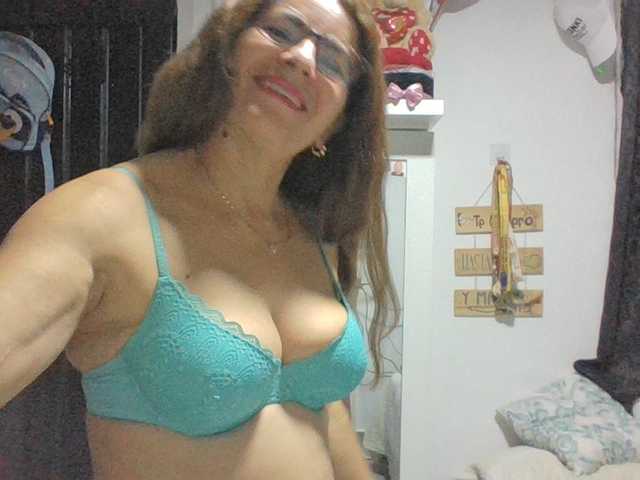 JuanitaWouti live cam on BongaCams