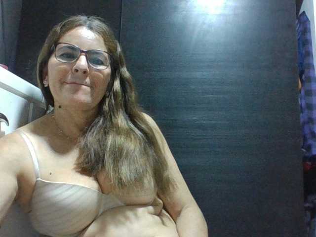 JuanitaWouti live cam preview
