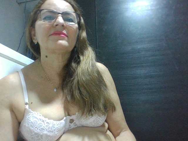 JuanitaWouti live cam preview