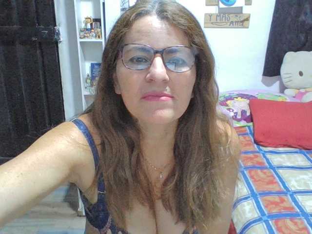 JuanitaWouti live cam on BongaCams