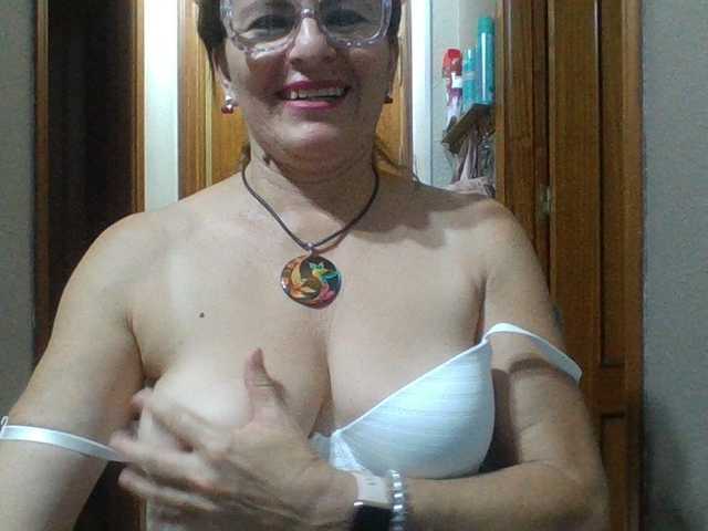 JuanitaWouti live cam on BongaCams