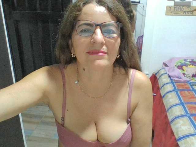 JuanitaWouti live cam on BongaCams