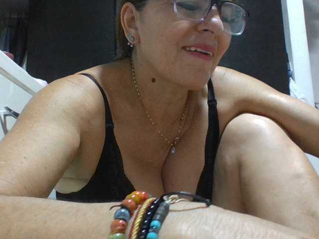 JuanitaWouti live cam preview
