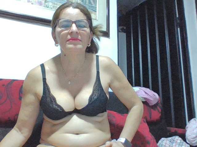 JuanitaWouti live cam