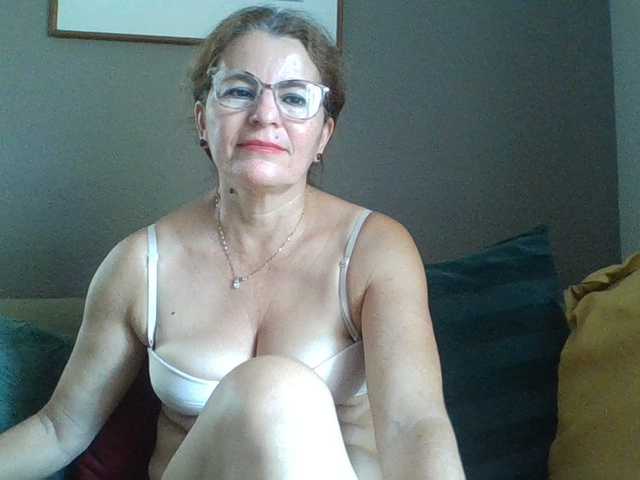 JuanitaWouti live cam on BongaCams