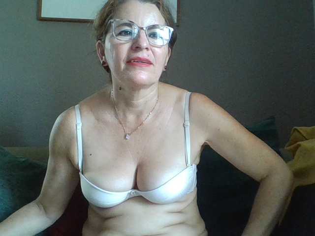 JuanitaWouti live cam on BongaCams
