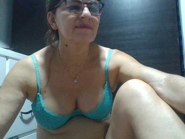 JuanitaWouti live cam on BongaCams