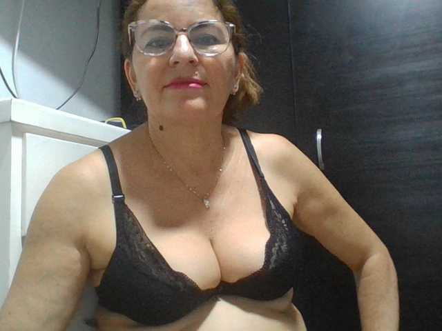 JuanitaWouti live cam on BongaCams