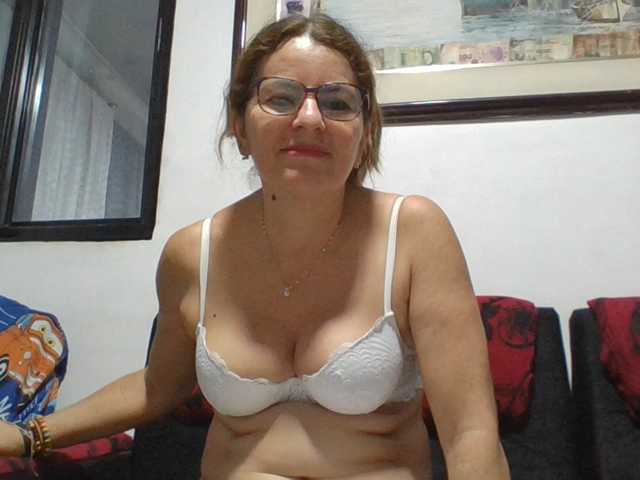 JuanitaWouti live cam preview