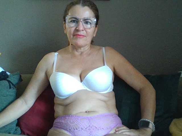 JuanitaWouti live cam on BongaCams