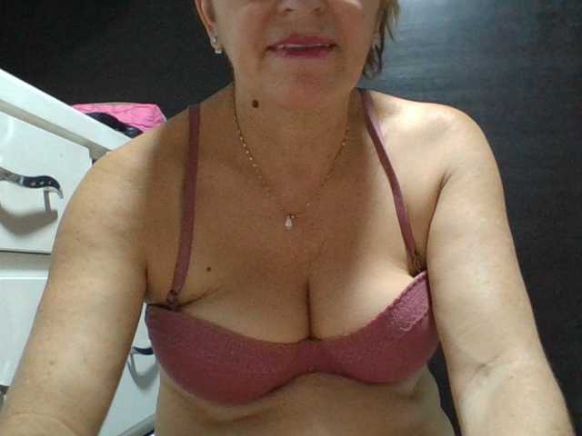 JuanitaWouti live cam on BongaCams