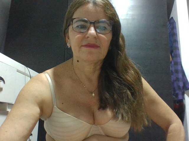 JuanitaWouti live cam preview