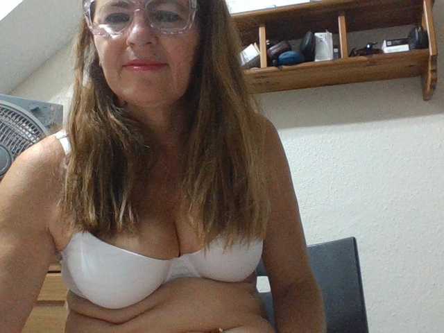 JuanitaWouti live cam on BongaCams