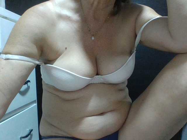 JuanitaWouti webcam bongacams model stream image