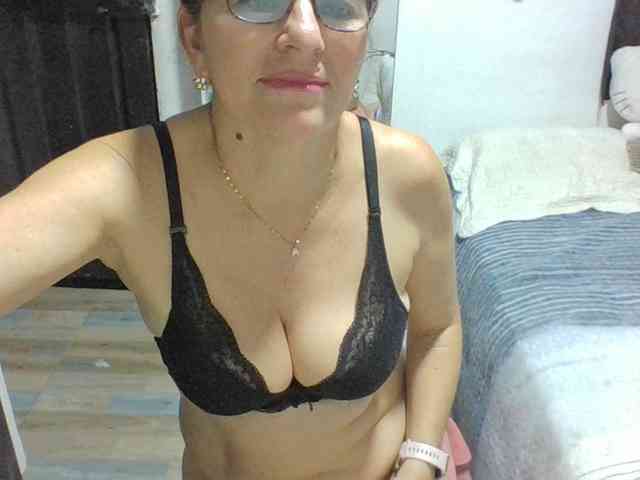 JuanitaWouti webcam