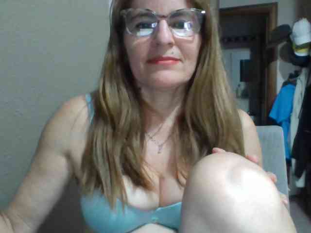 JuanitaWouti webcam