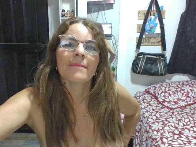 JuanitaWouti webcam