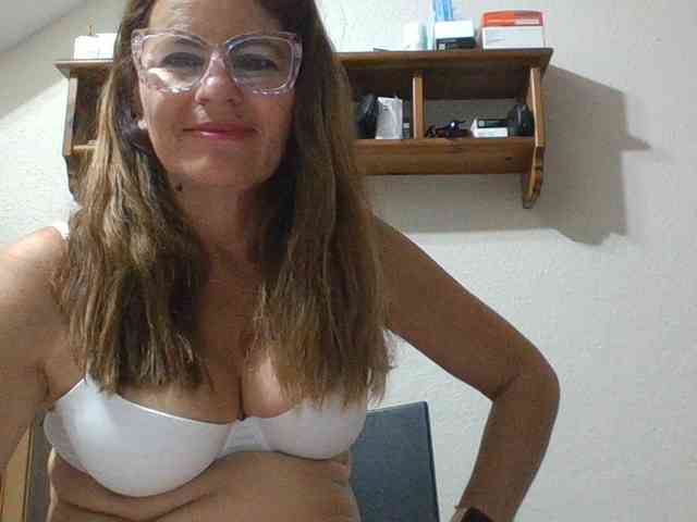 JuanitaWouti webcam