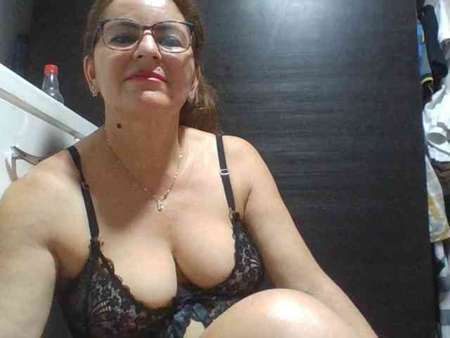 JuanitaWouti webcam