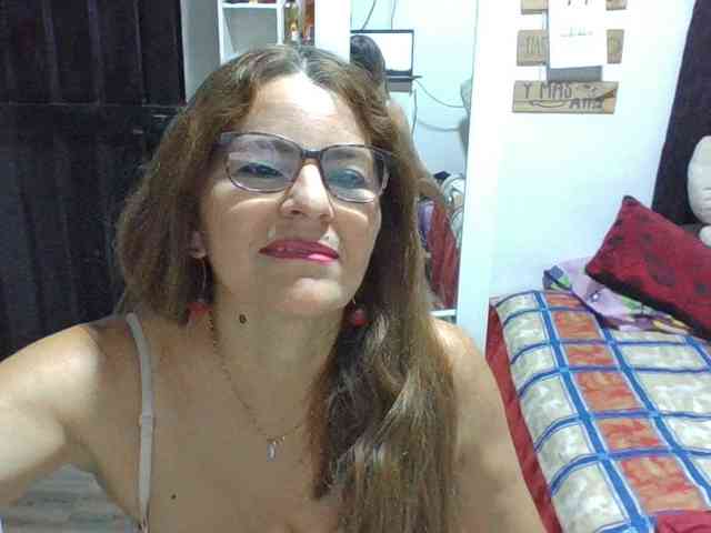 JuanitaWouti webcam