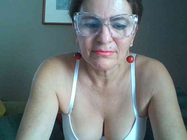 JuanitaWouti webcam