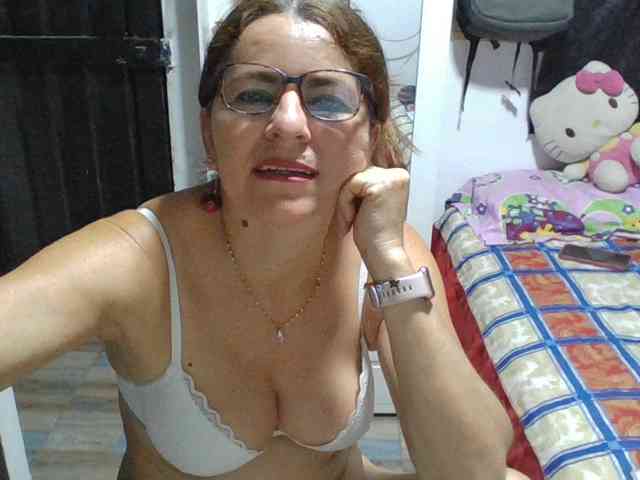 JuanitaWouti webcam