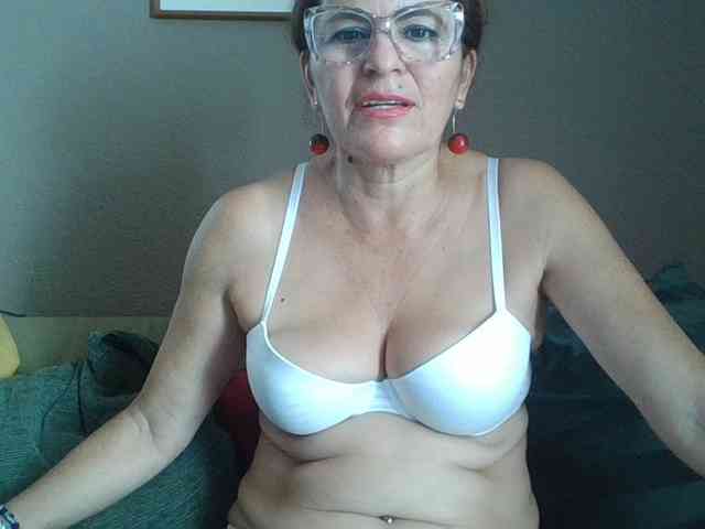 JuanitaWouti webcam