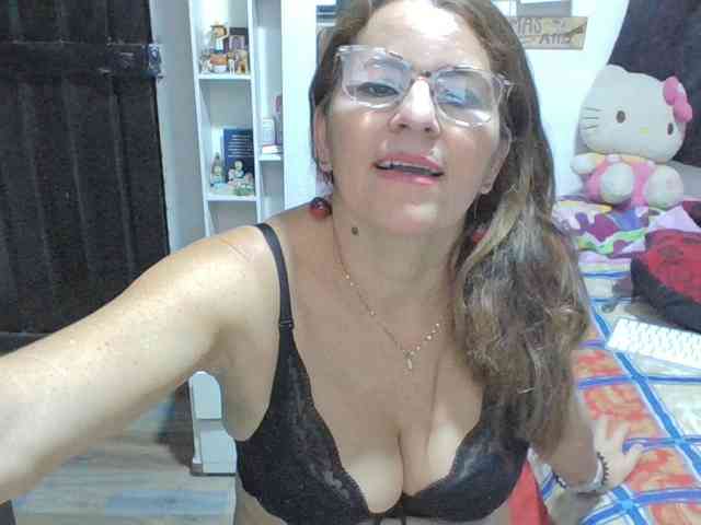 JuanitaWouti webcam