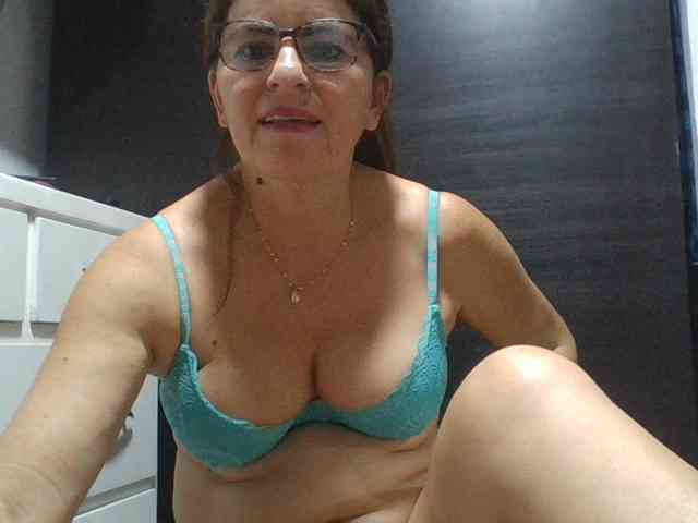 JuanitaWouti webcam