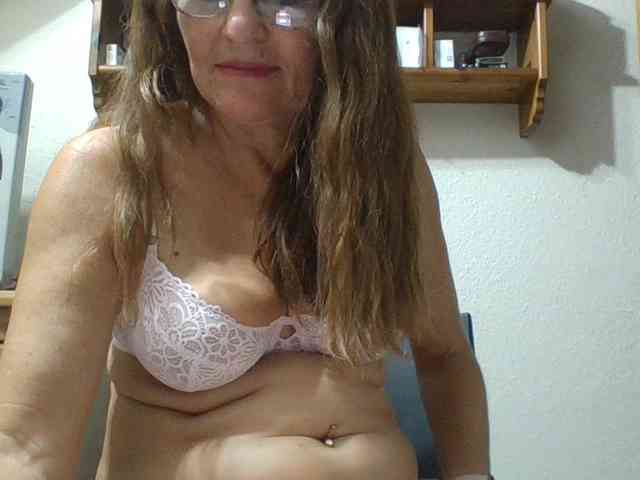 JuanitaWouti webcam