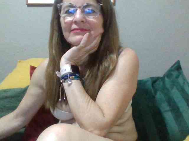 JuanitaWouti webcam