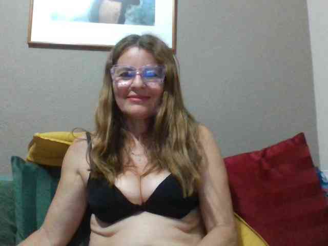 JuanitaWouti webcam