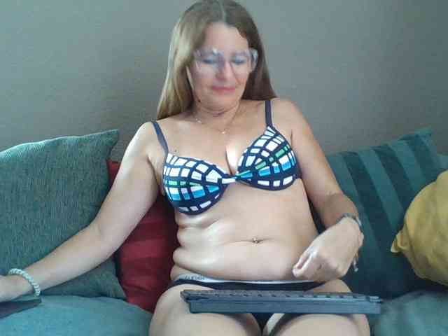 JuanitaWouti webcam