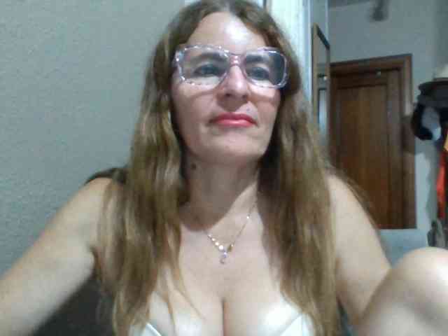 JuanitaWouti webcam
