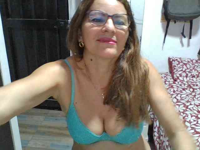 JuanitaWouti webcam