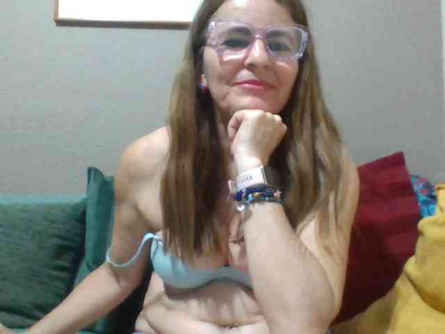 JuanitaWouti webcam