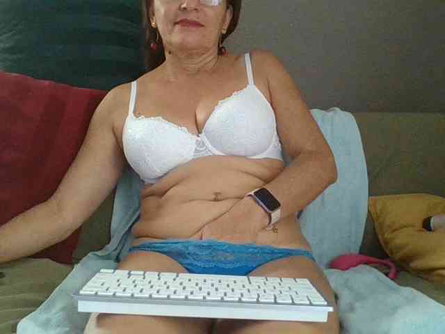 JuanitaWouti webcam