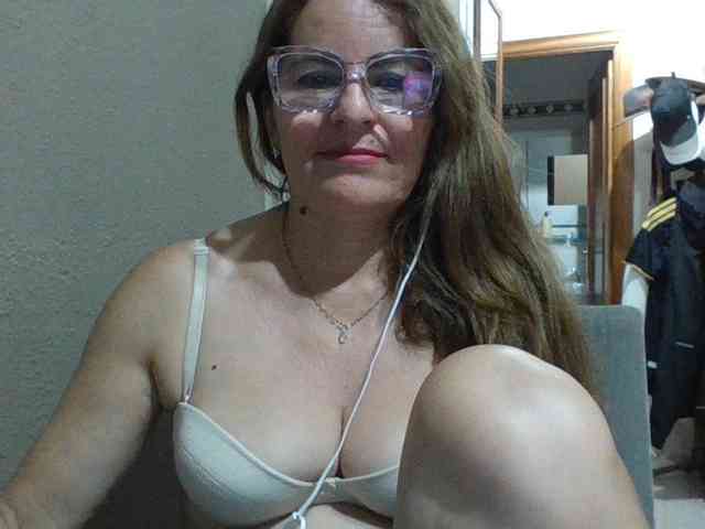 JuanitaWouti webcam