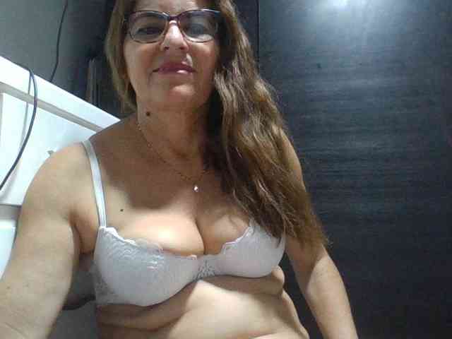 JuanitaWouti webcam