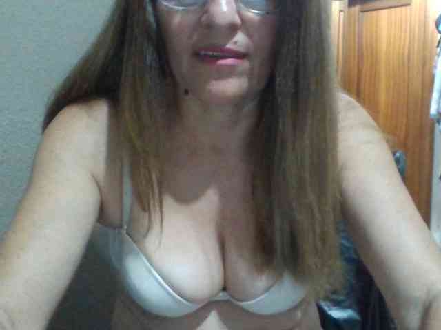 JuanitaWouti webcam
