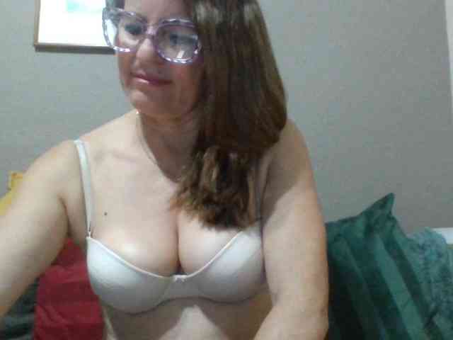 JuanitaWouti webcam