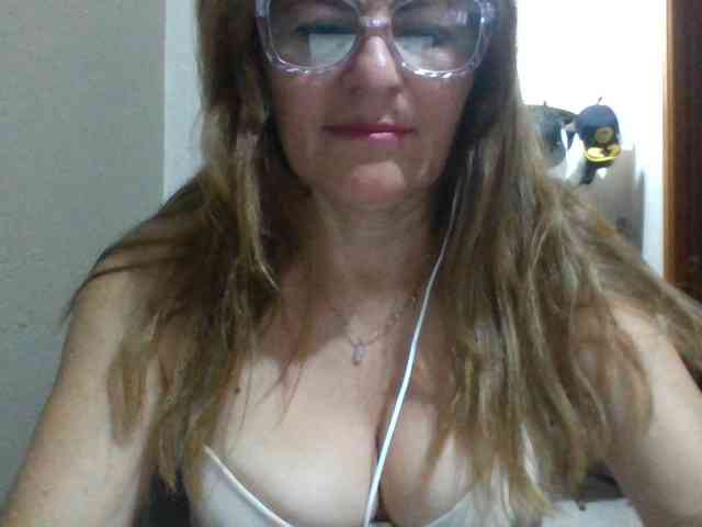 JuanitaWouti webcam