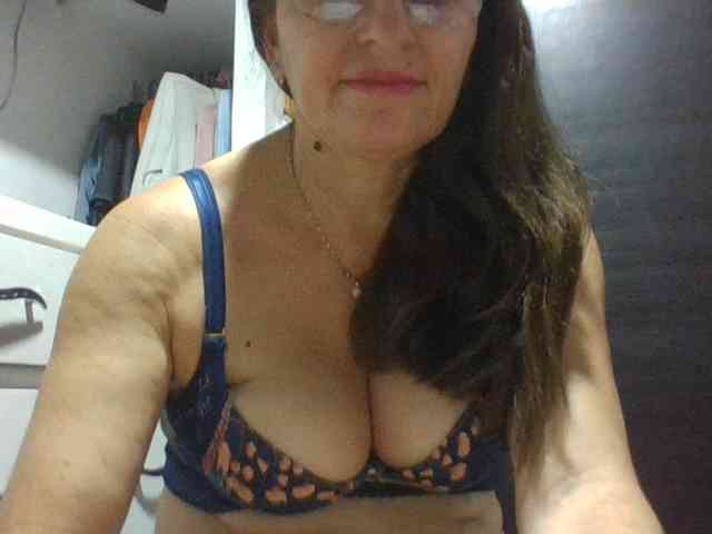 JuanitaWouti webcam