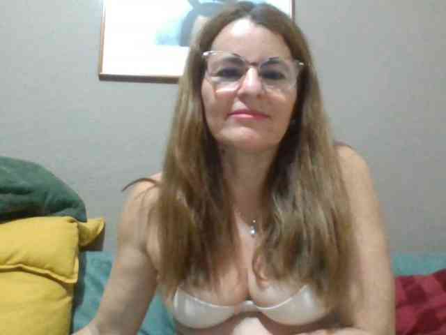 JuanitaWouti webcam