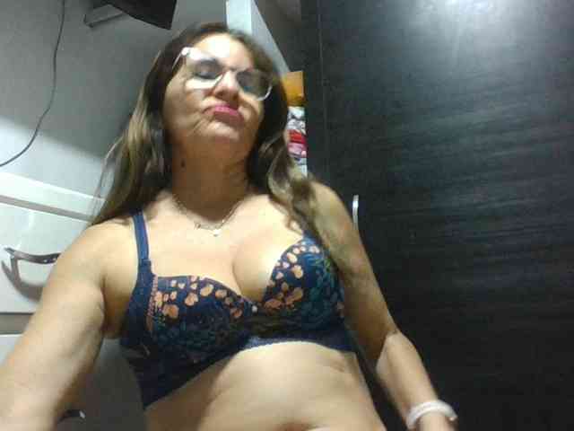JuanitaWouti webcam