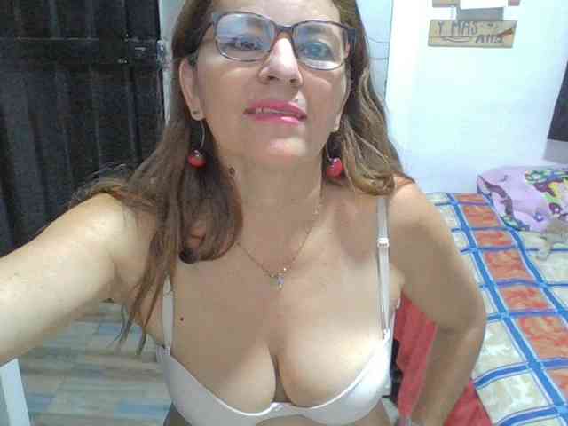 JuanitaWouti webcam